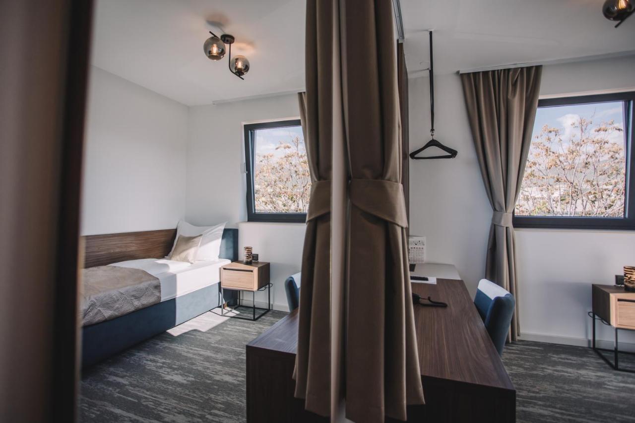 Hotel Batuda สปลิท ภายนอก รูปภาพ