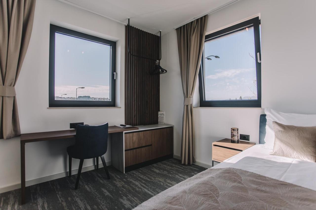 Hotel Batuda สปลิท ภายนอก รูปภาพ