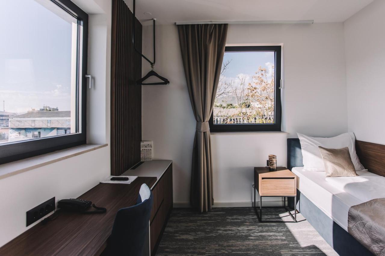 Hotel Batuda สปลิท ภายนอก รูปภาพ