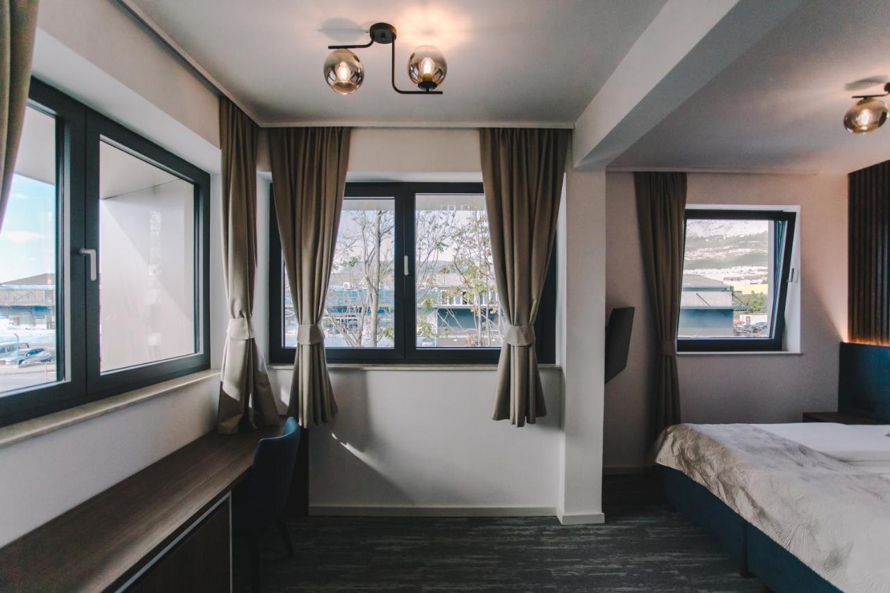 Hotel Batuda สปลิท ภายนอก รูปภาพ