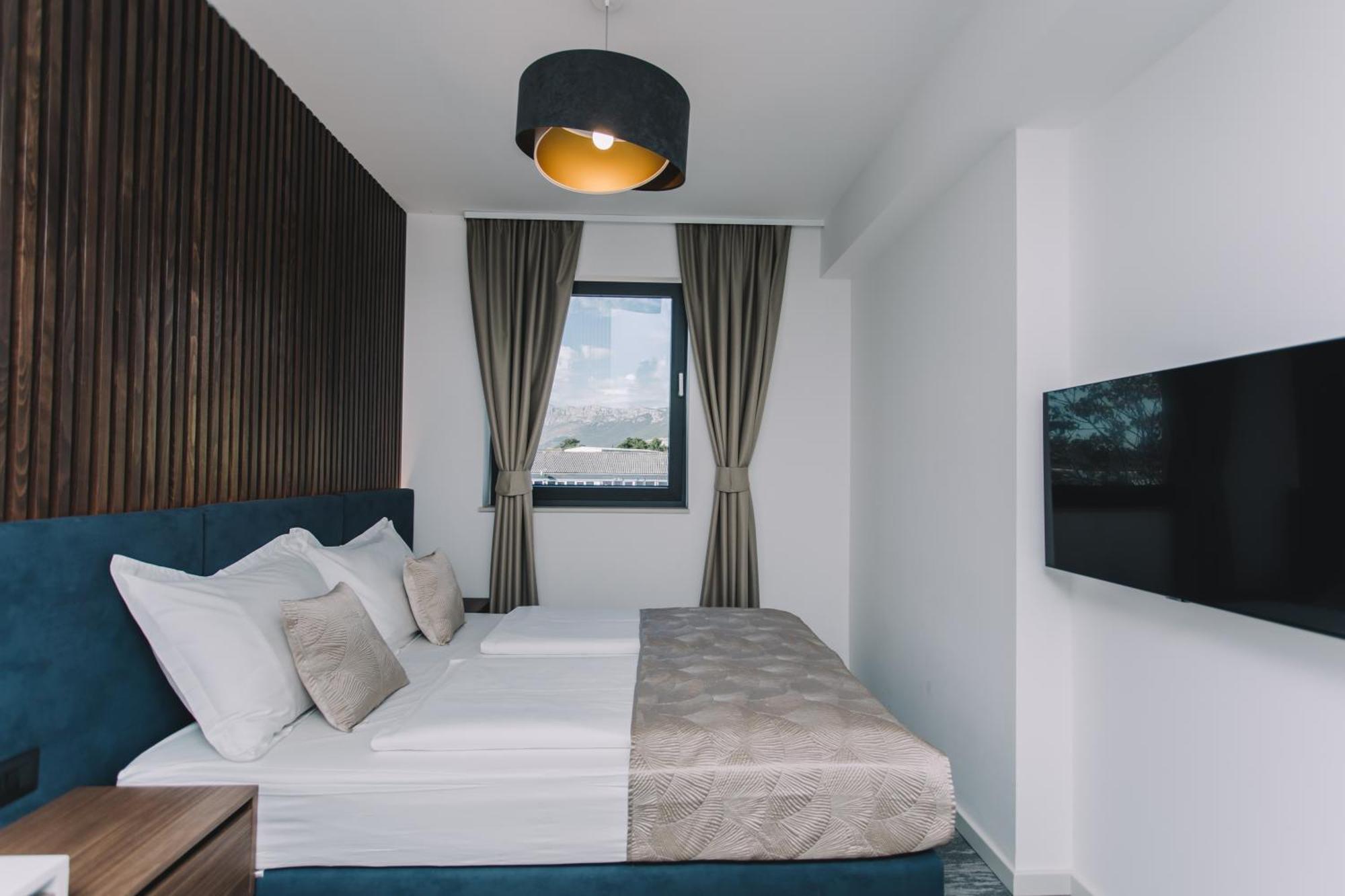 Hotel Batuda สปลิท ภายนอก รูปภาพ