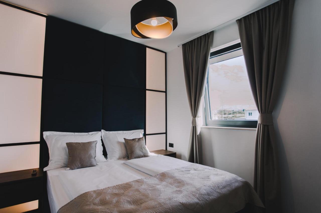 Hotel Batuda สปลิท ภายนอก รูปภาพ